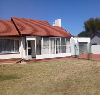 House For Sale in Rondebult, Germiston