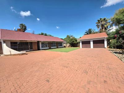 House For Sale in Rondebult, Germiston