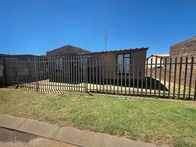 House For Sale in Windmill Park Ext, Boksburg